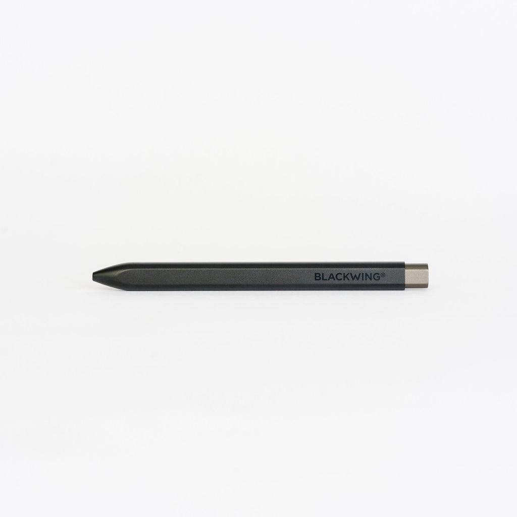 Caneta Blackwing Pen em fundo branco