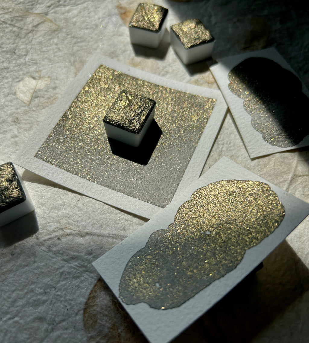 Claire Chi Studio — Pyrite — foto oficial