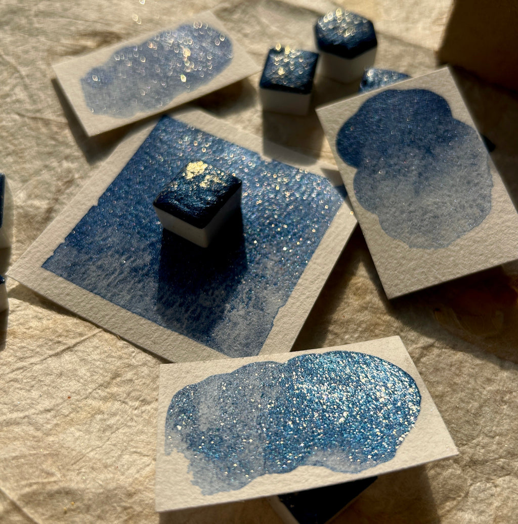 Claire Chi Studio — Limited Edition Blue Gold — foto oficial