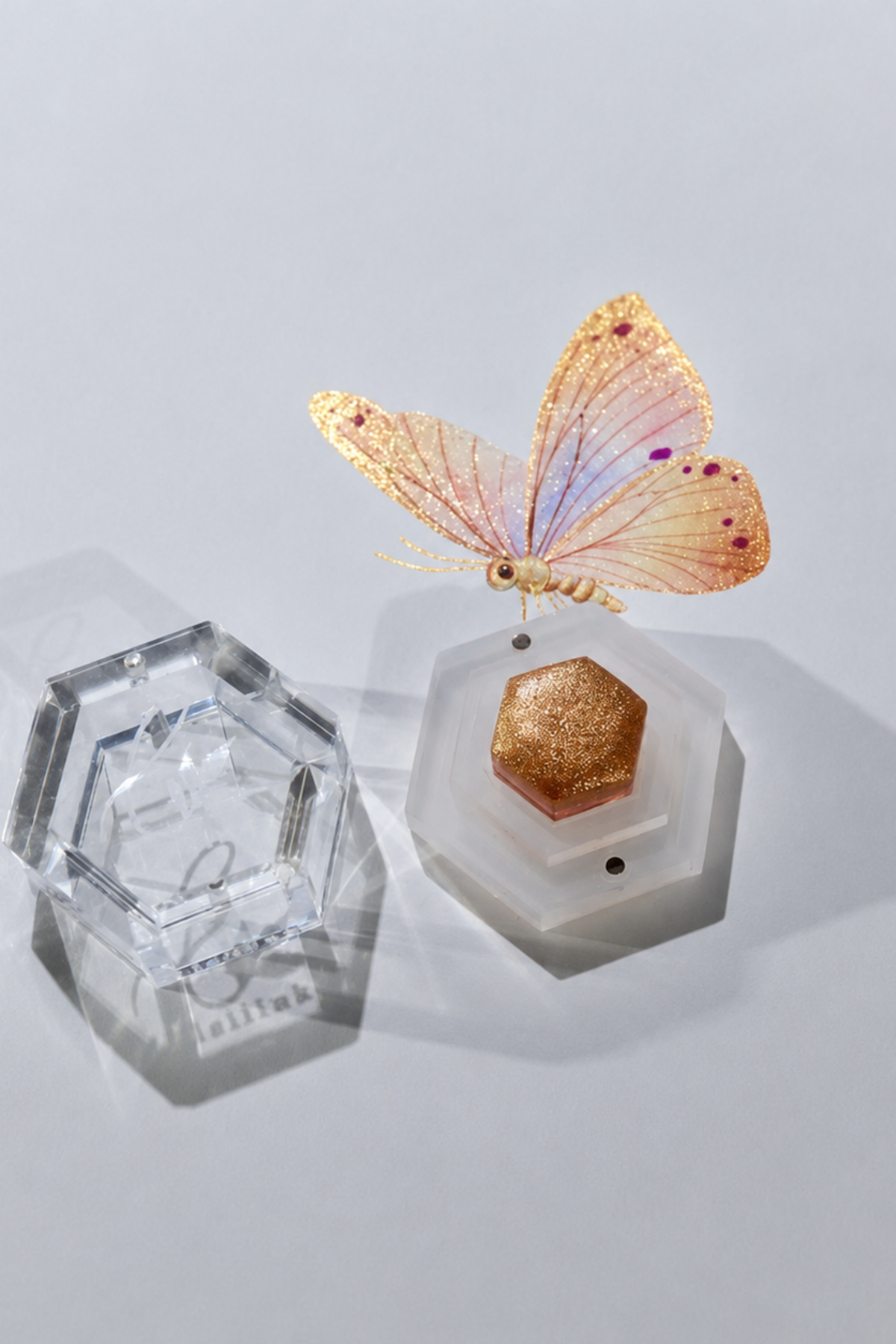 Aquarela metálica Lisilinka Peach em composição vertical