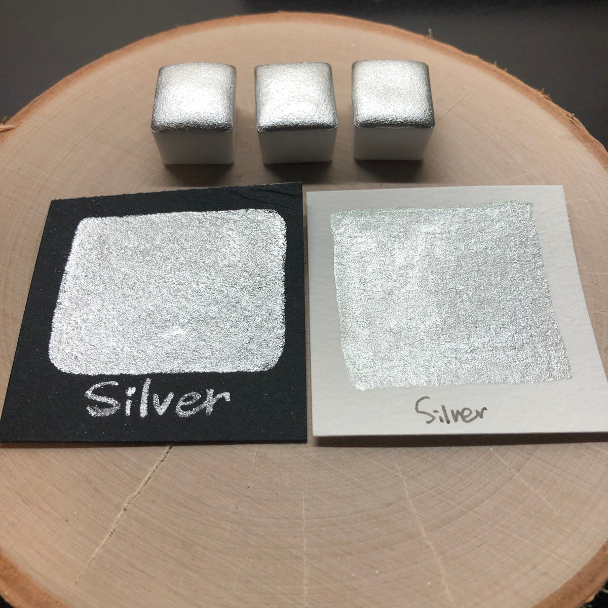 Amostra da aquarela Iuile Silver Extra Fine