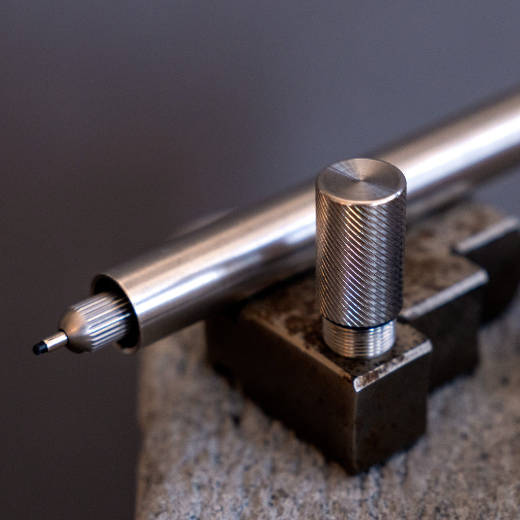 Tom’s Studio Lumos Stainless Steel — Caneta Recarregável — imagem 3